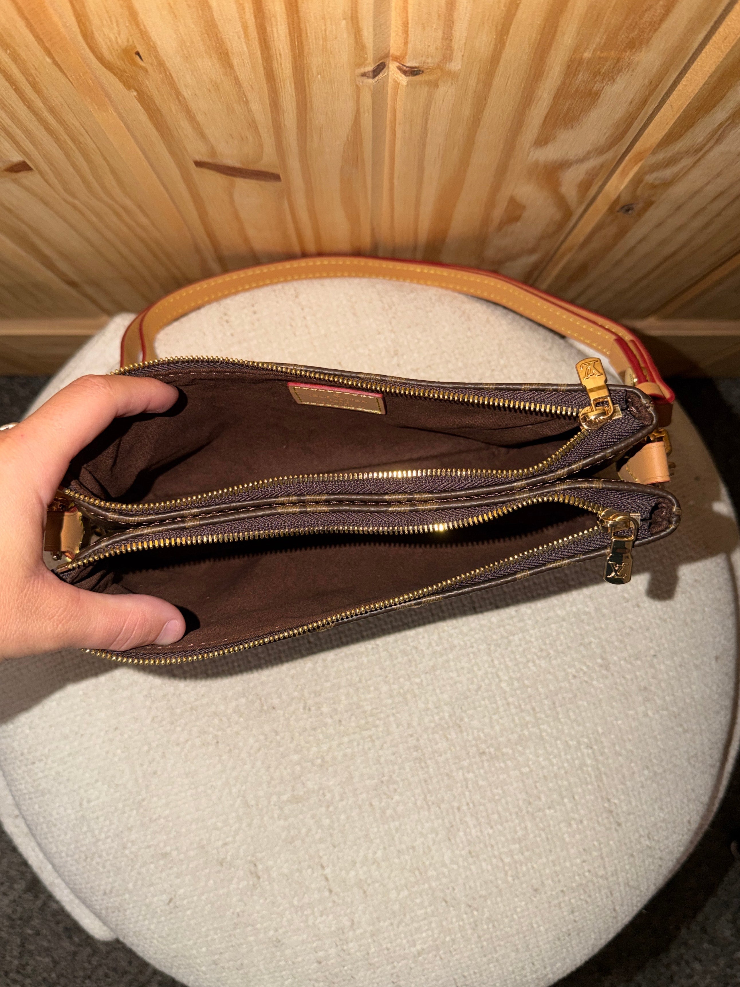 LV Pochette Liv